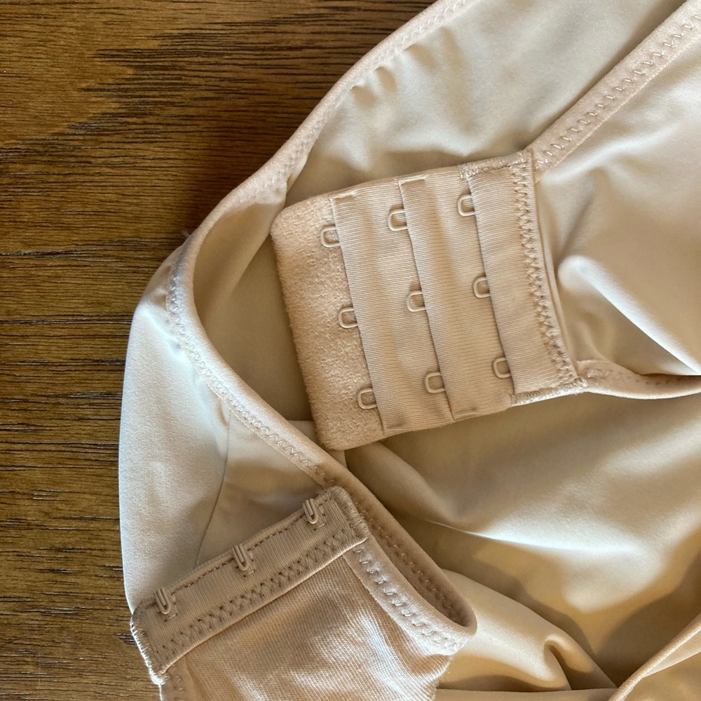 Maidenform Size Medium Beige Shapewear Bodysuit Adjustable - Picture 5 of 6
